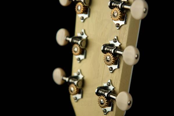 Jade Classic PYOP tuners.jpg.5e85c82d44627